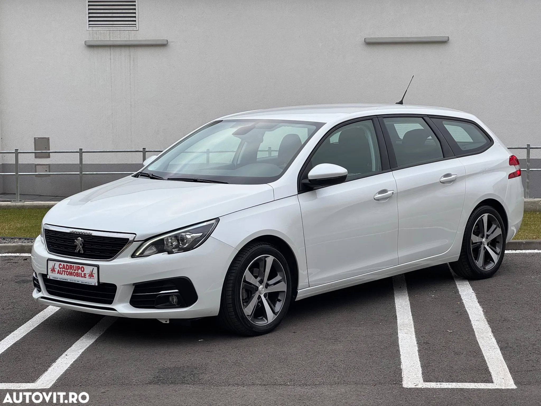 Peugeot 308 SW BlueHDI 130 EAT8 Stop & Start Active Business-Paket - 1