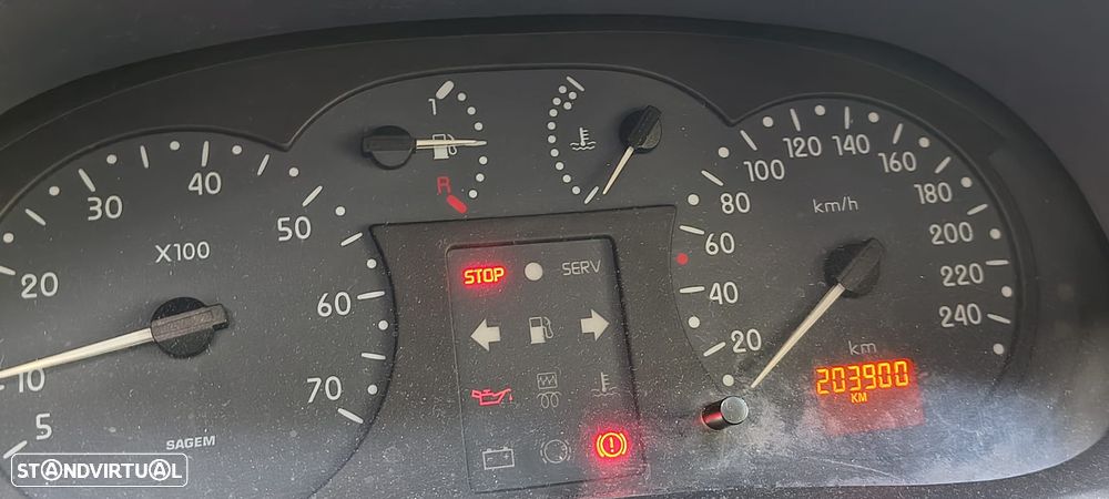 Renault Clio 1.4 RXE - 17