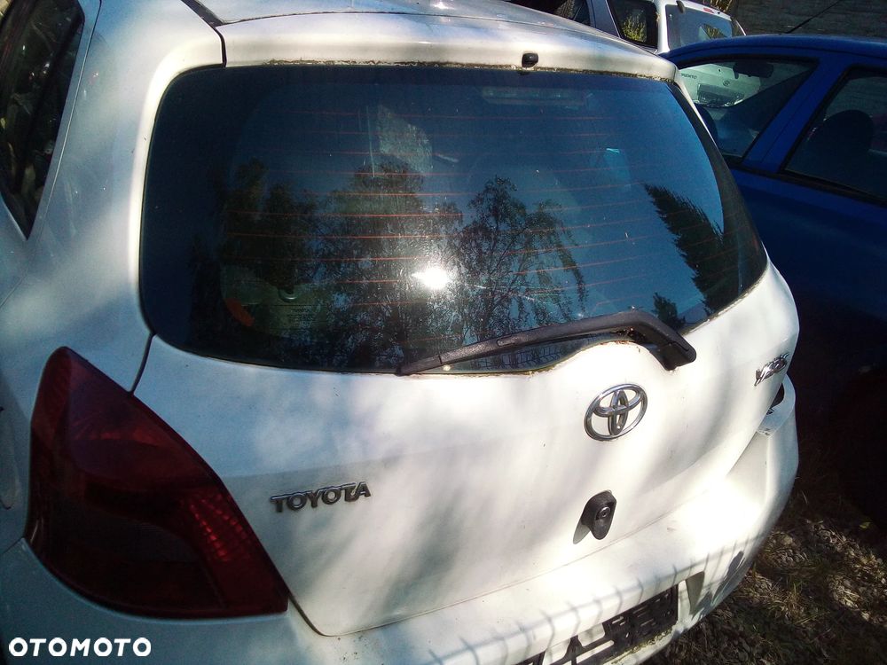 * KLAPA BAGAŻNIKA TOYOTA YARIS II * - 3