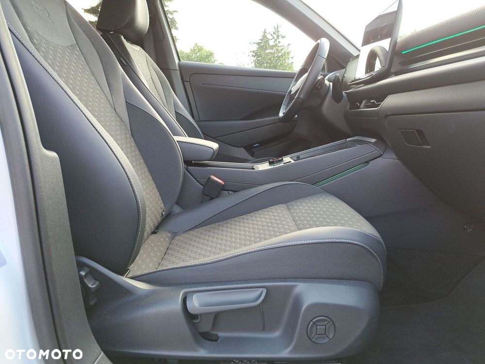 Volkswagen T-Roc 1.5 eTSI R-Line DSG - 24