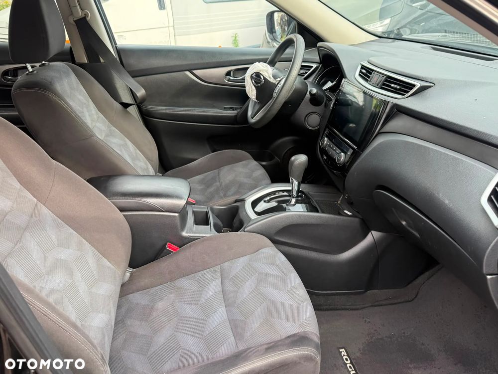 Nissan Rogue - 15