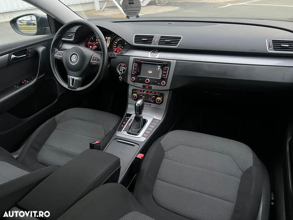 Volkswagen Passat Variant 2.0 TDI Blue TDI DSG Highline - 25