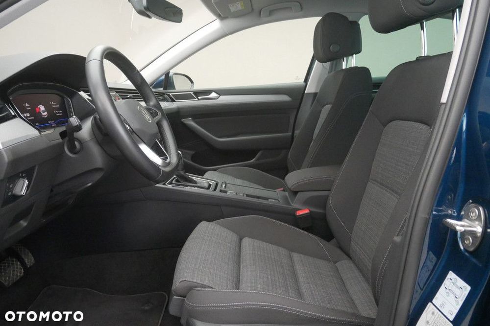 Volkswagen Passat - 12