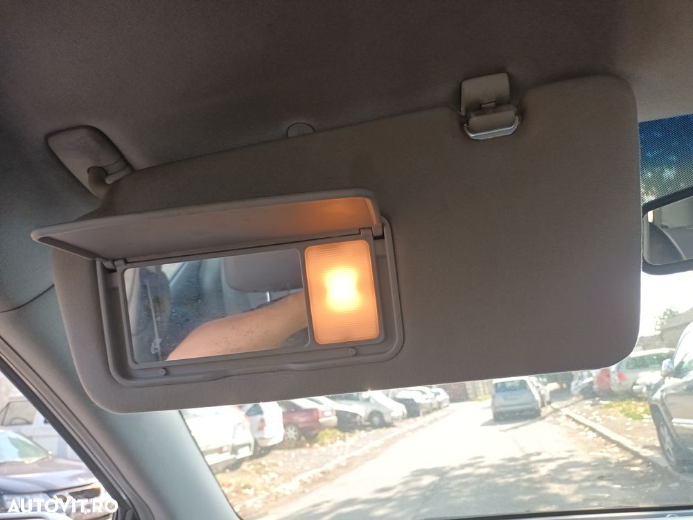 Dezmembrari  Kia CARNIVAL (VQ)  2006  > 2014 - 32