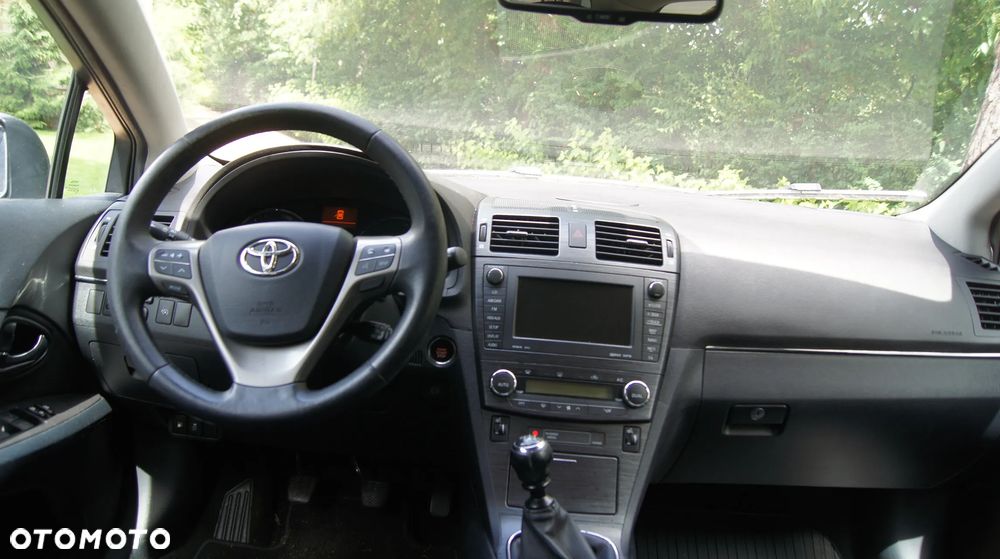 Toyota Avensis - 13