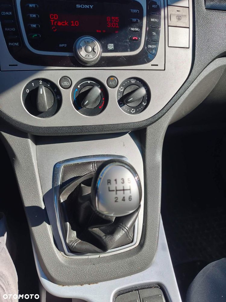 Ford Kuga - 12