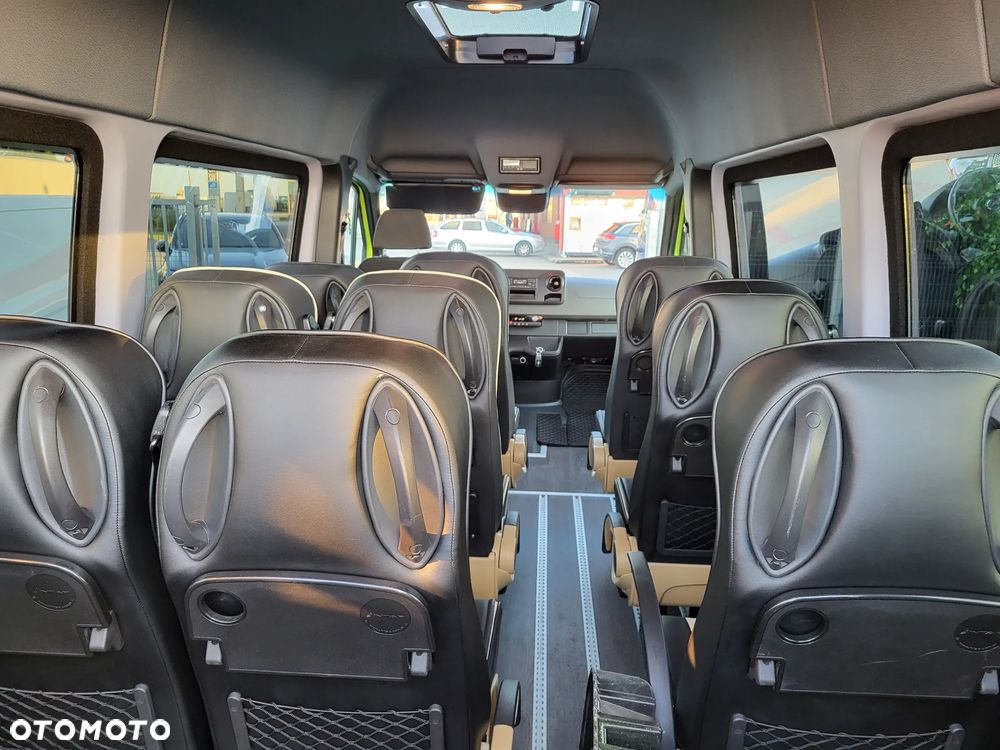 Mercedes-Benz Sprinter - 12
