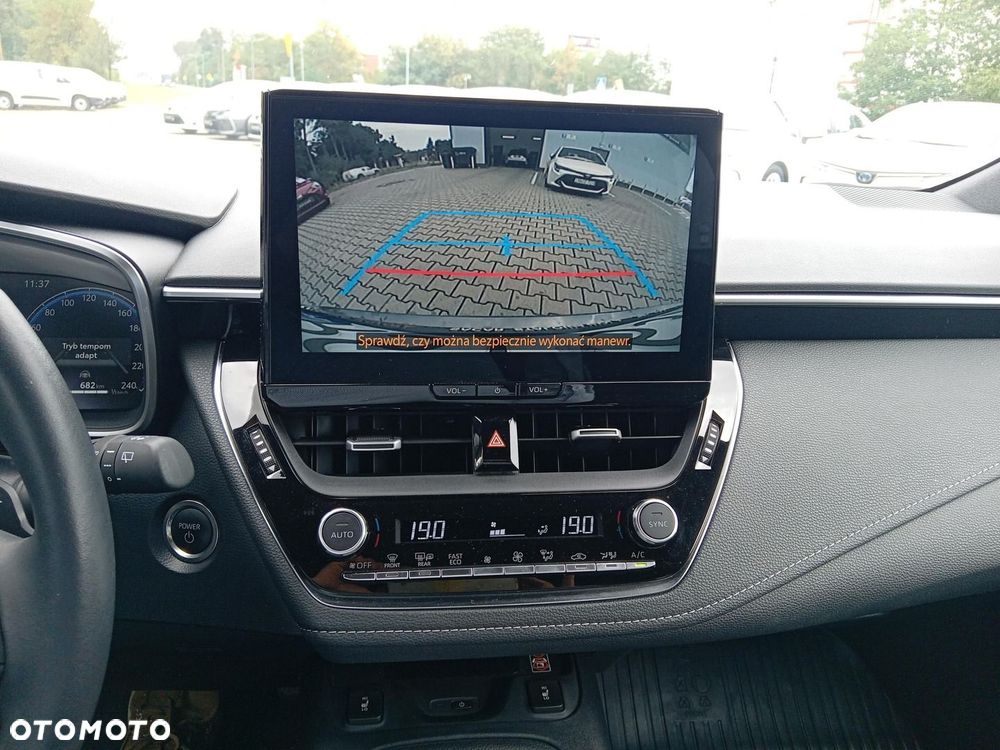 Toyota Corolla 2.0 Hybrid Comfort - 18