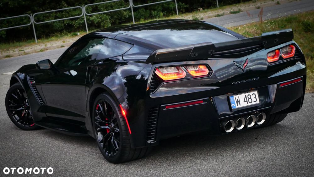 Chevrolet Corvette - 23