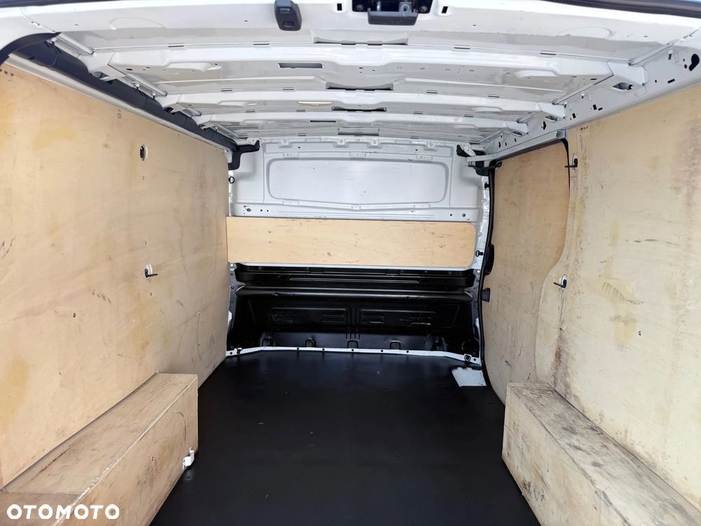 Renault Trafic L1H1 Furgon Blaszak Lift Nowy Model Salon PL - 9