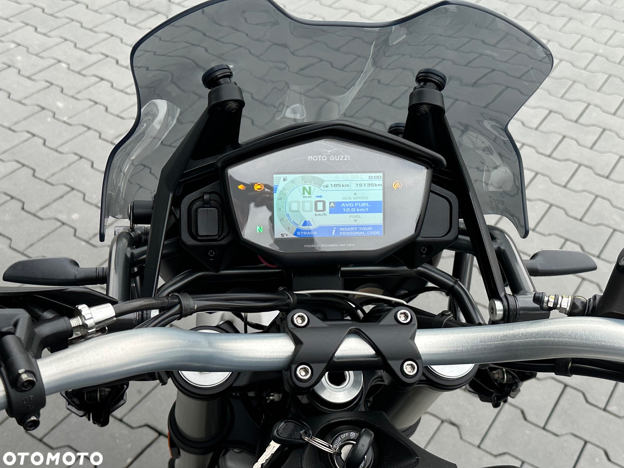 Moto Guzzi V85 - 25