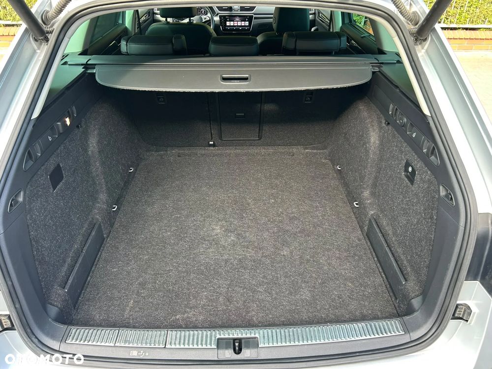 Skoda Superb 2.0 TDI L&K DSG - 16