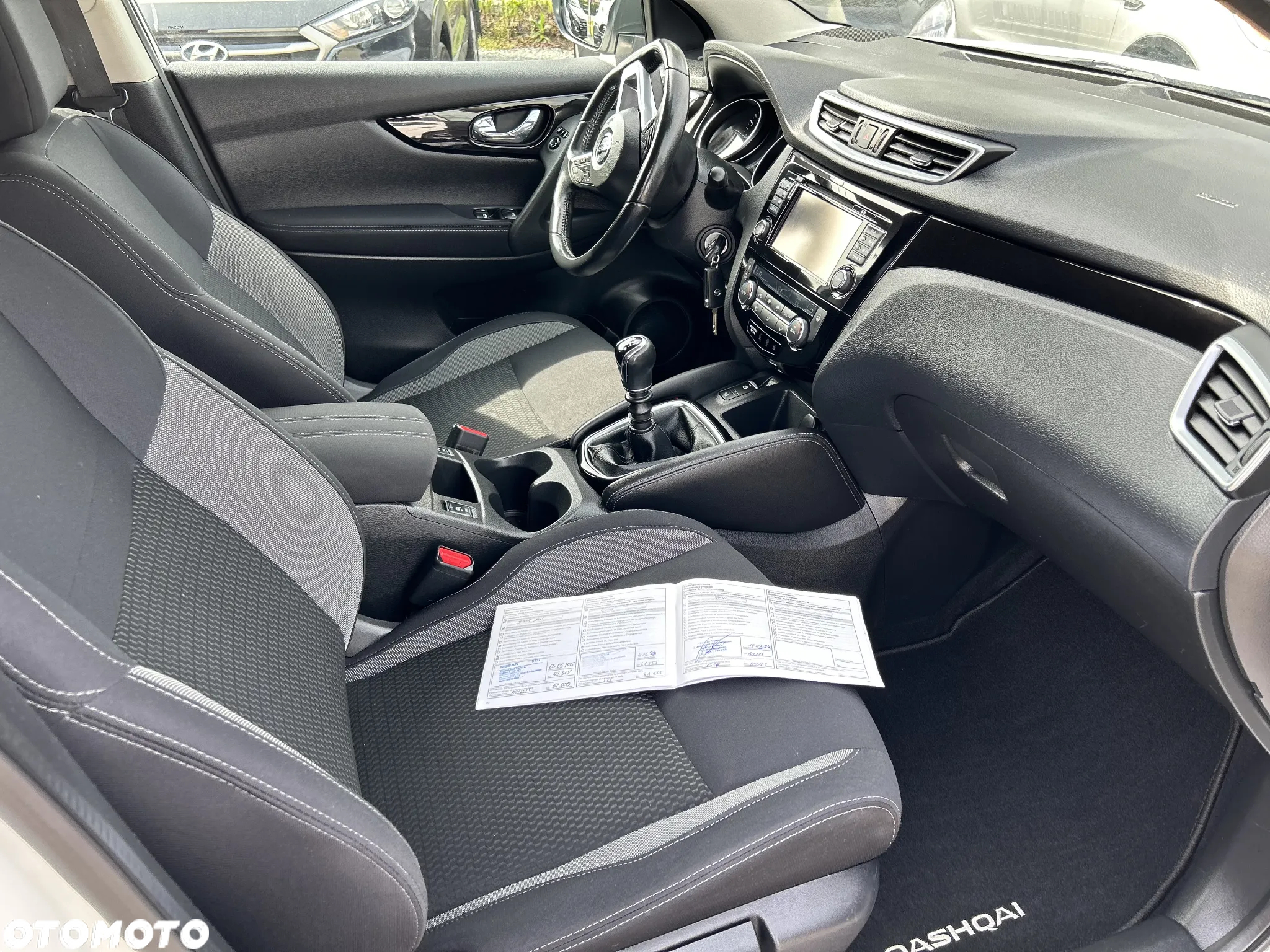 Nissan Qashqai 1.2 DIG-T N-Vision - 17