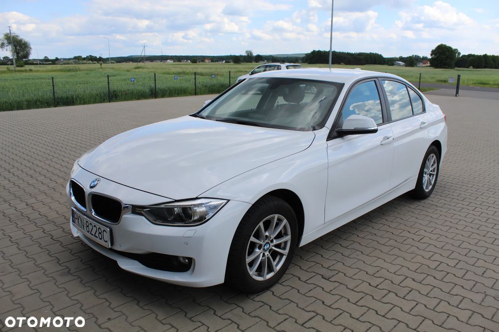 BMW Seria 3 318d - 1