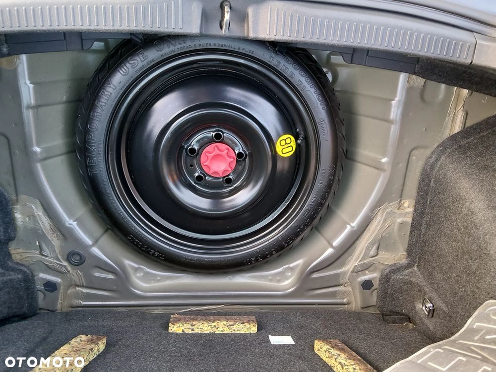 Toyota Auris 1.33 VVT-i - 11