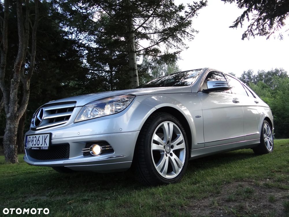 Mercedes-Benz Klasa C 180 BlueEFFICIENCY 7G-TRONIC Avantgarde - 7