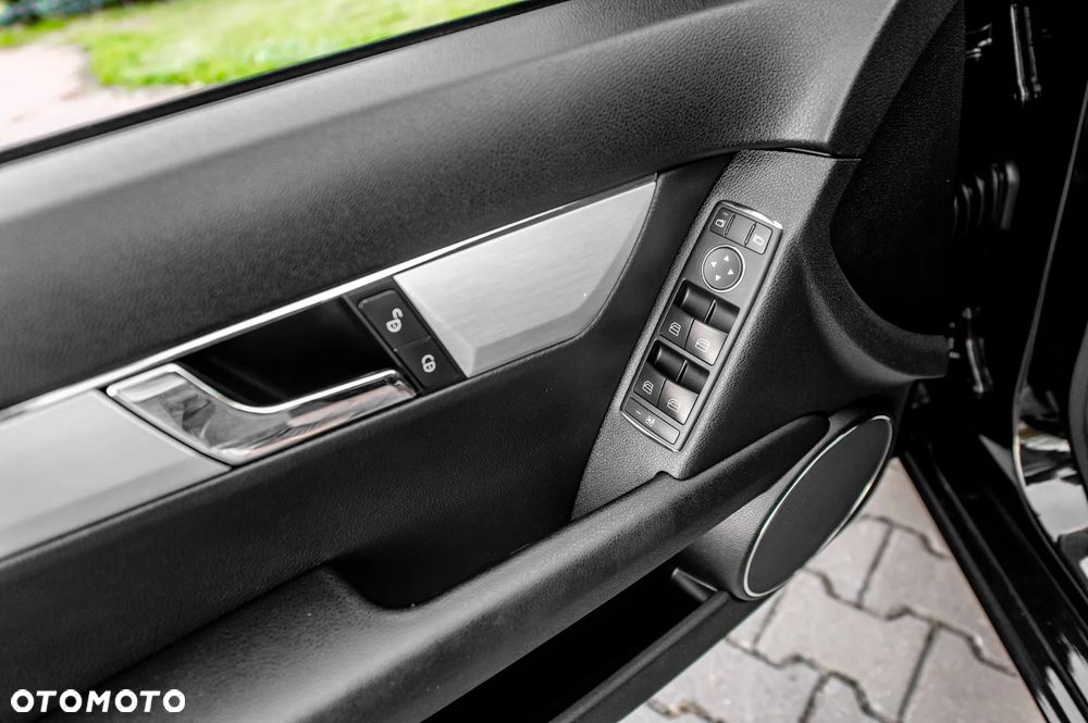 Mercedes-Benz Klasa C 200 7G-TRONIC Avantgarde Edition - 30