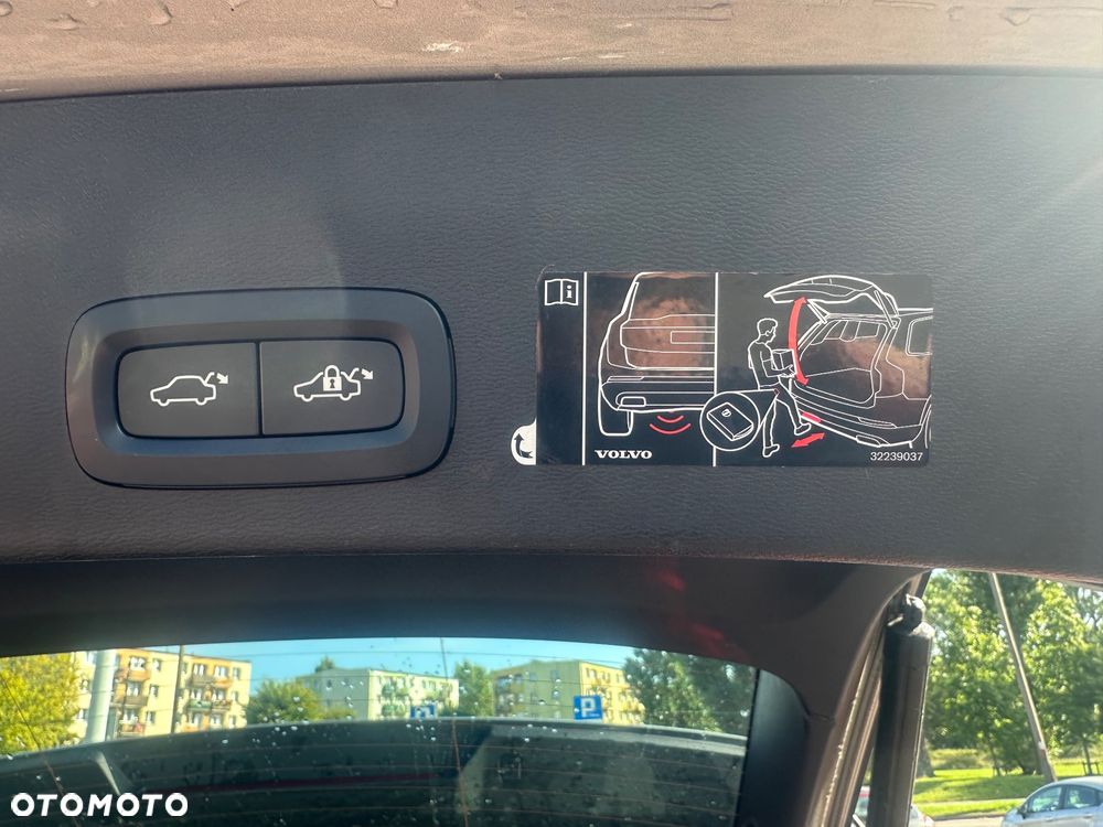 Volvo XC 40 T3 Momentum Pro - 17