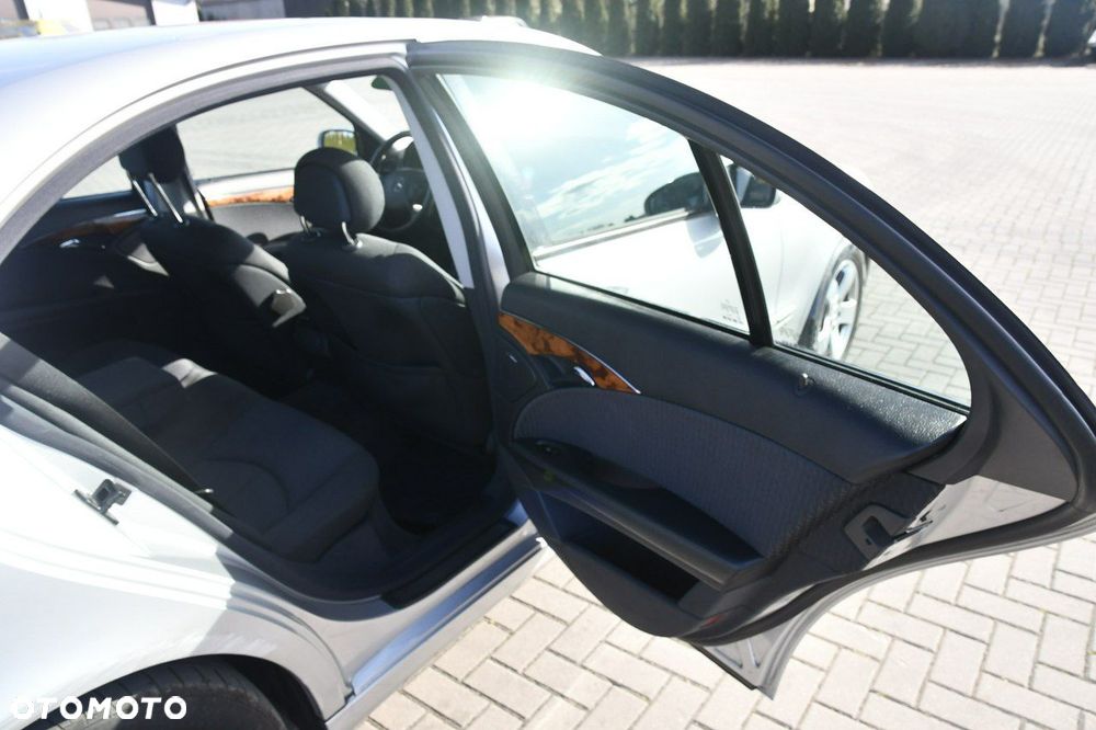 Mercedes-Benz Klasa E - 19
