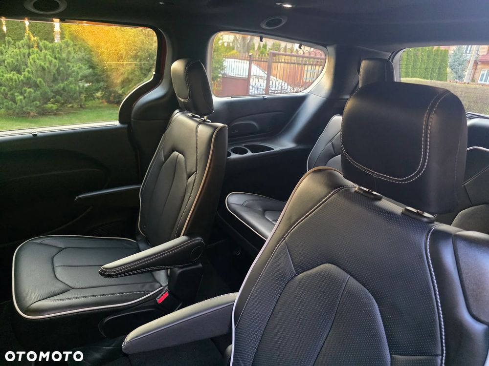 Chrysler Pacifica - 15