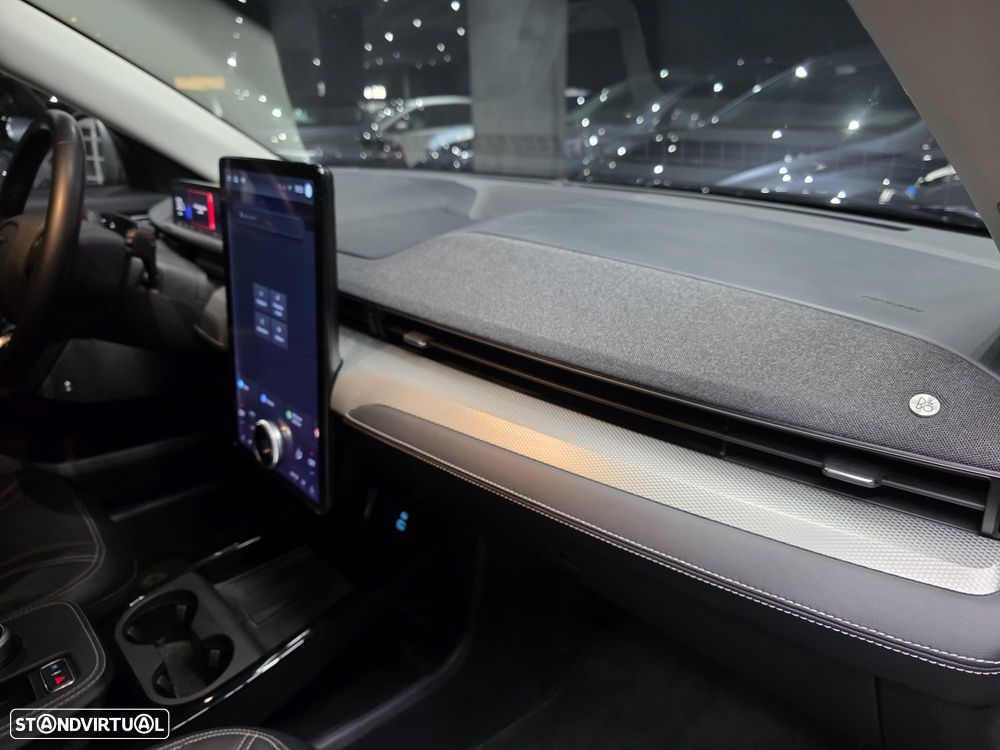 Ford Mustang Mach-E 75.7 kWh Base - 24