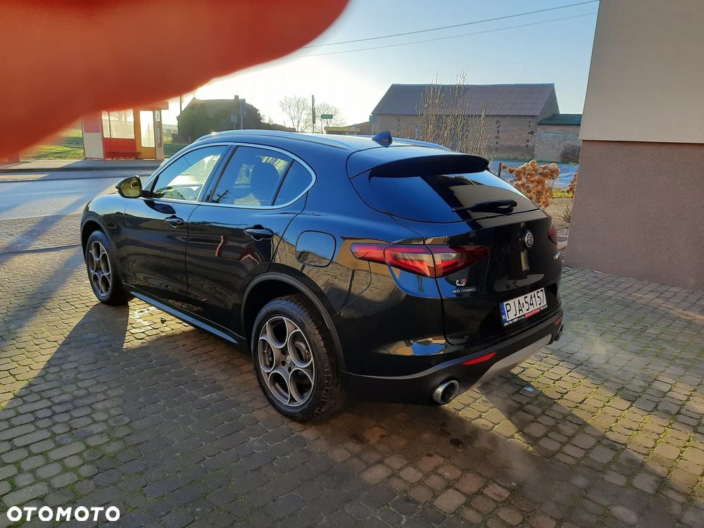 Alfa Romeo Stelvio - 13
