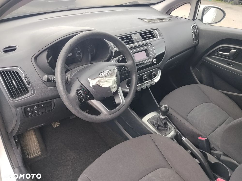 Kia Rio - 5