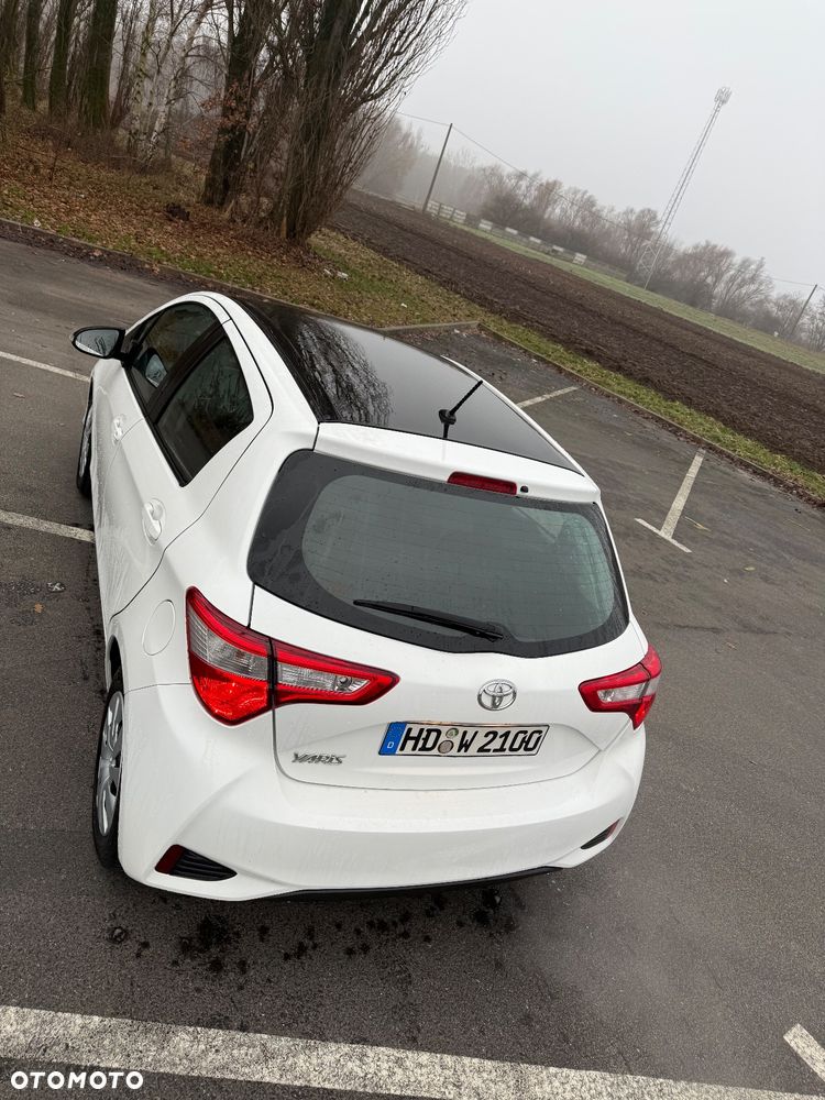 Toyota Yaris 1.5 Premium - 9