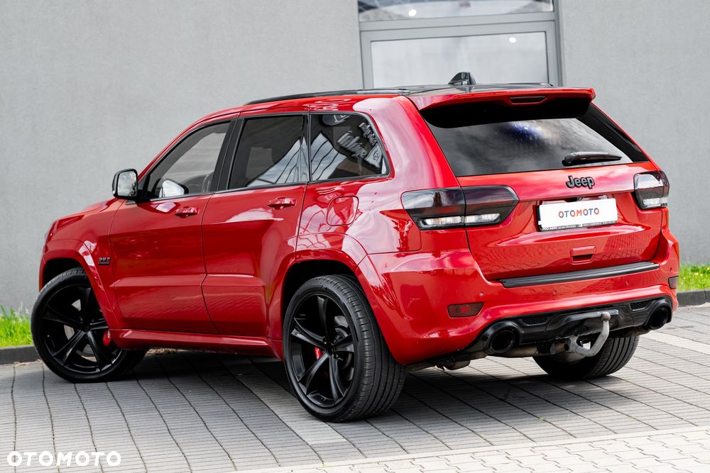 Jeep Grand Cherokee SRT8 - 13