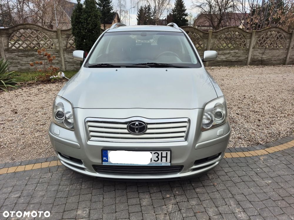 Toyota Avensis 1.8 VVT-i - 11