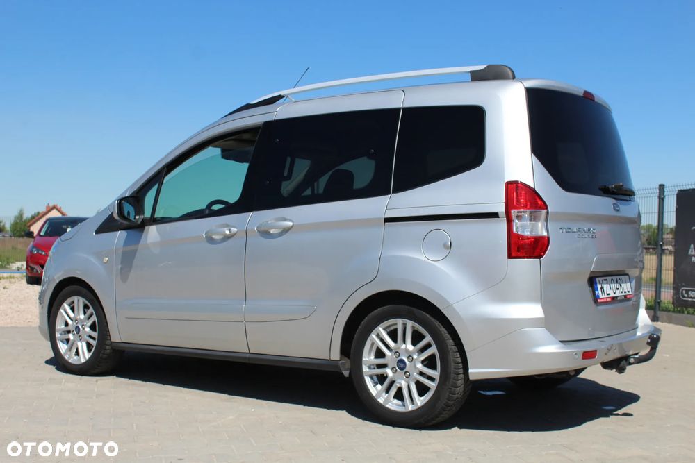 Ford Tourneo Courier 1.0 EcoBoost S&S Titanium - 8