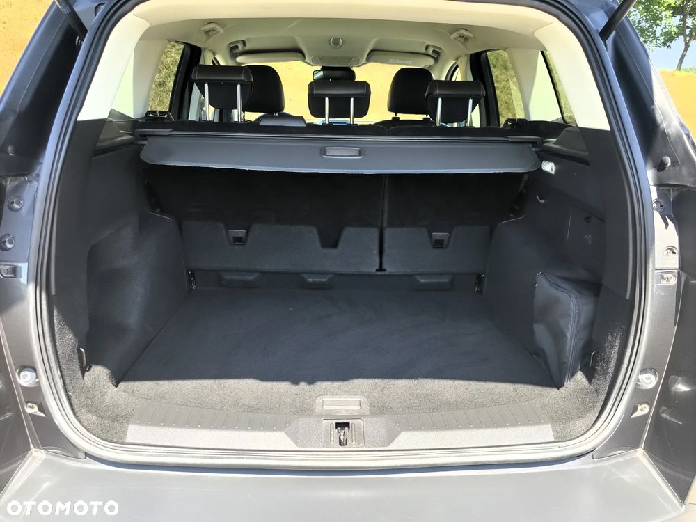Ford Kuga 2.0 TDCi 2x4 Titanium - 28