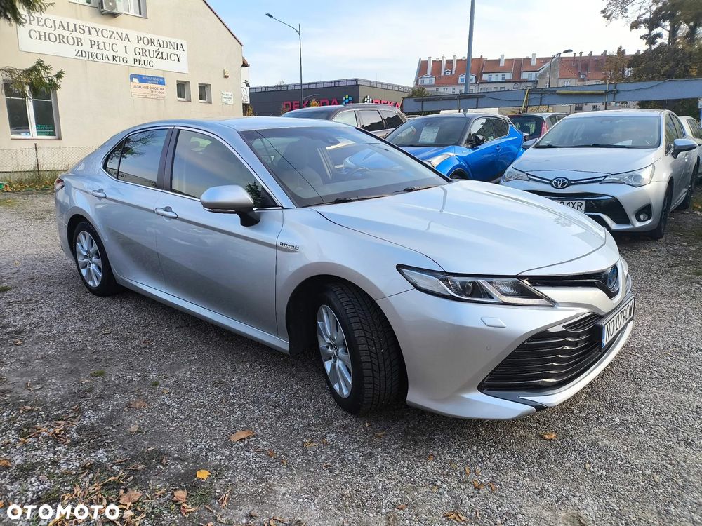 Toyota Camry - 3