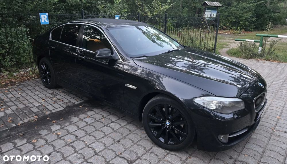 BMW Seria 5 520d Touring - 10