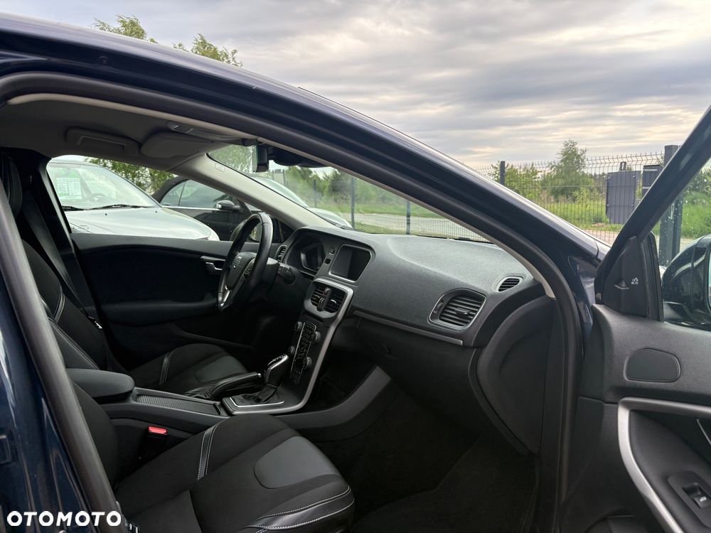 Volvo V40 D3 Geartronic Momentum - 6