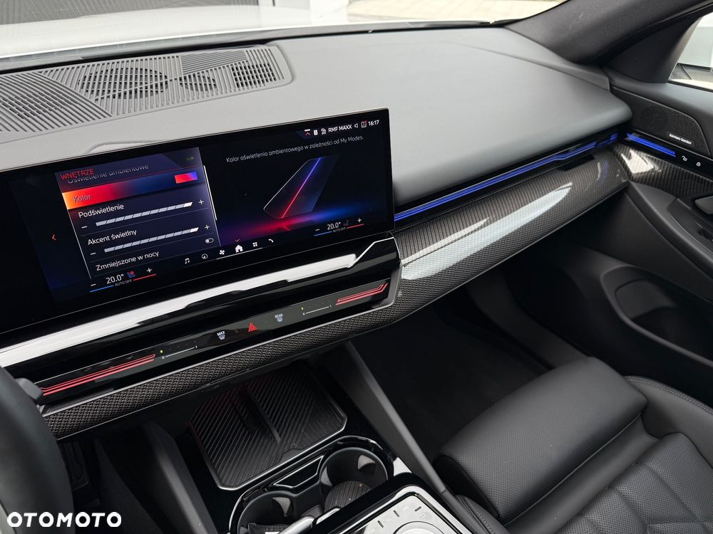 BMW Seria 5 520d xDrive Touring - 39