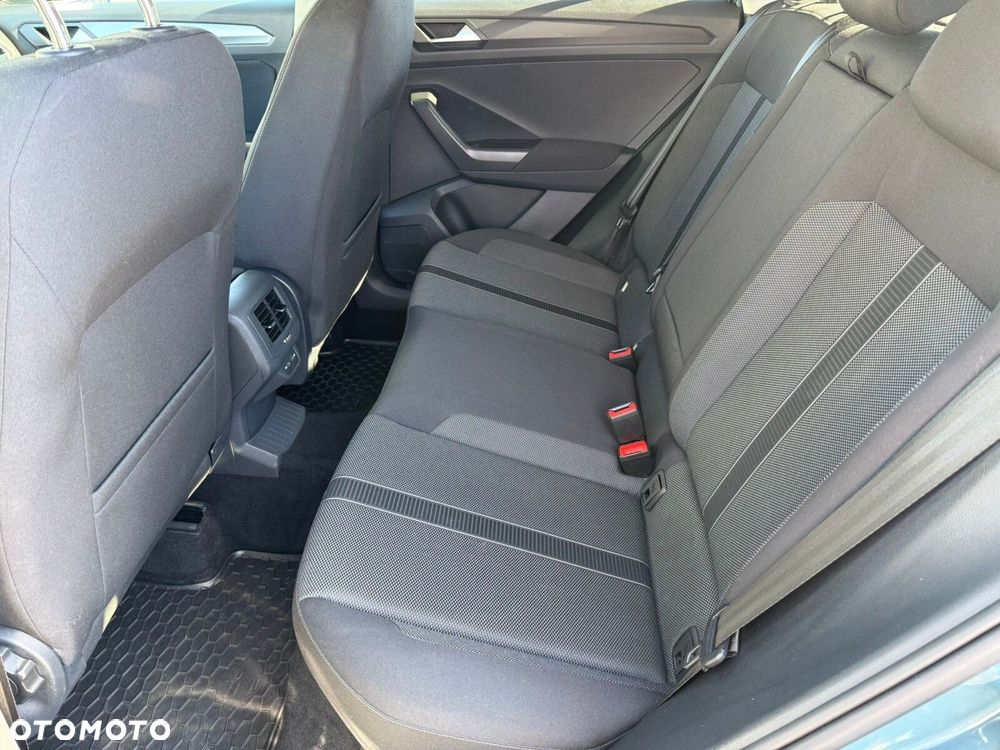 Volkswagen T-Roc - 25