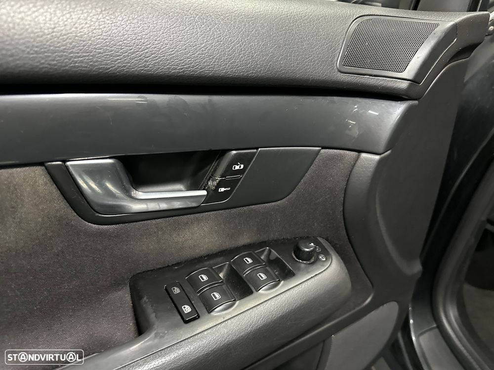 Audi A4 Avant 1.9 TDI m6 S-Line - 12