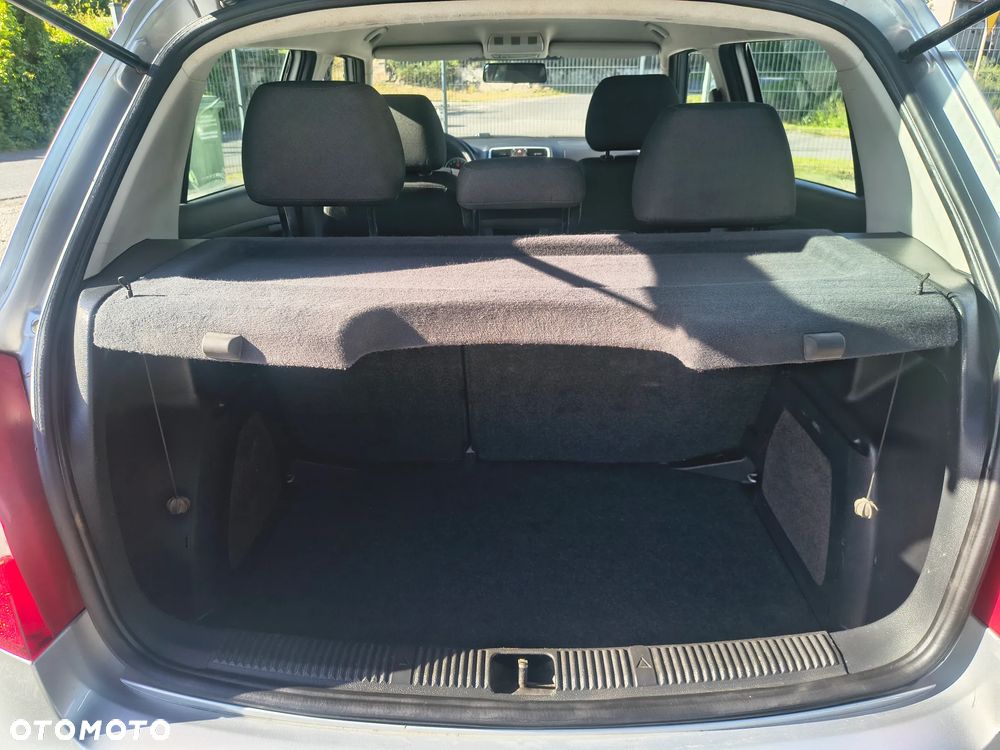 Skoda Fabia 1.2 HTP Elegance - 19