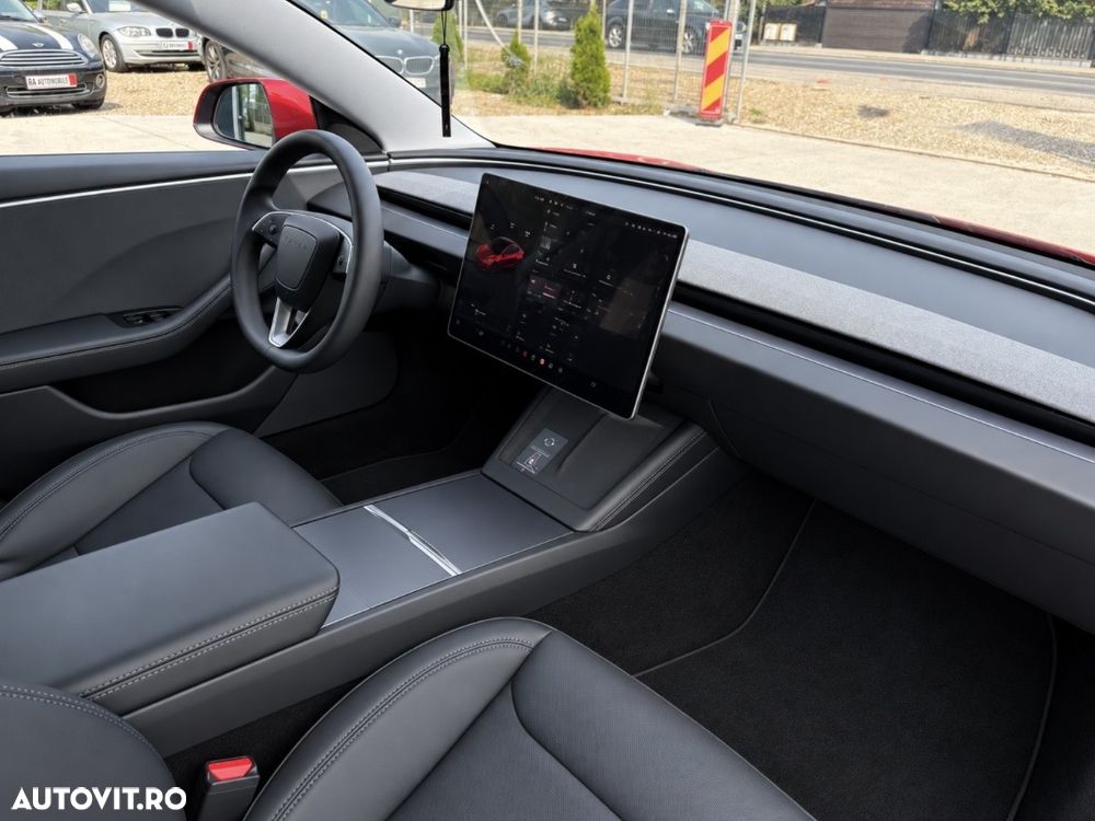 Tesla Model 3 - 7