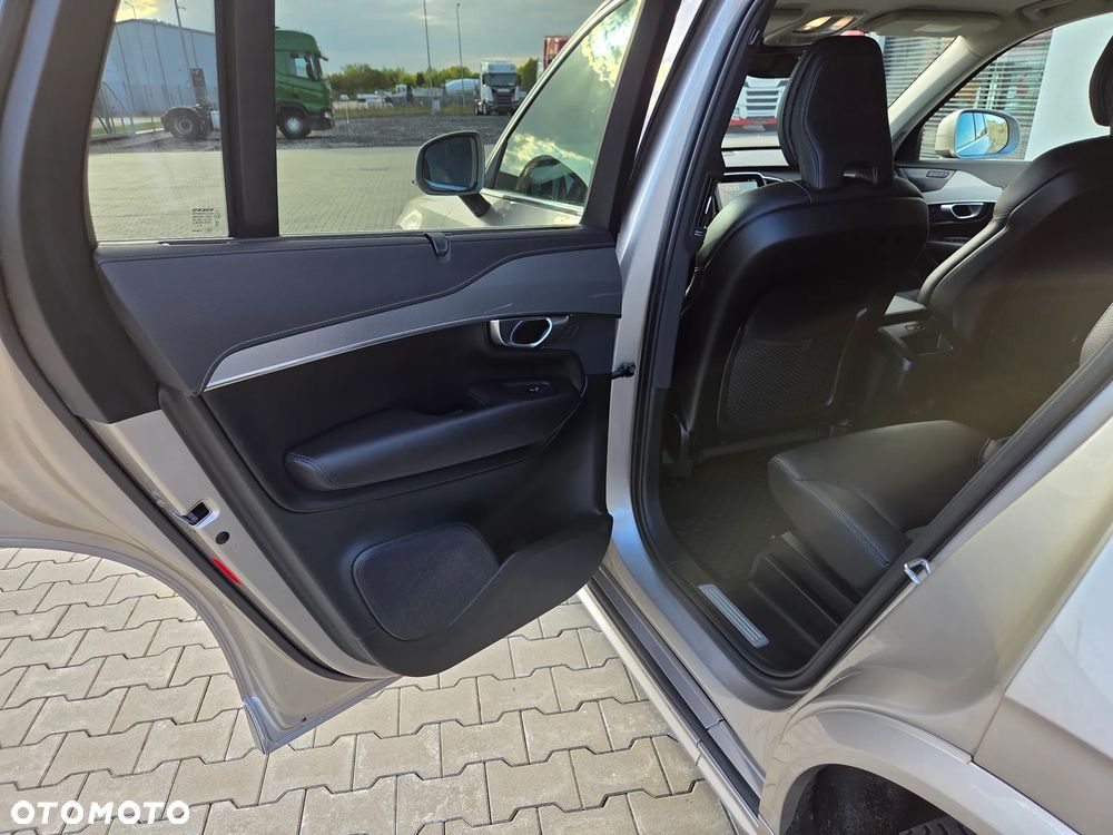 Volvo XC 90 B5 D AWD Plus Bright - 23