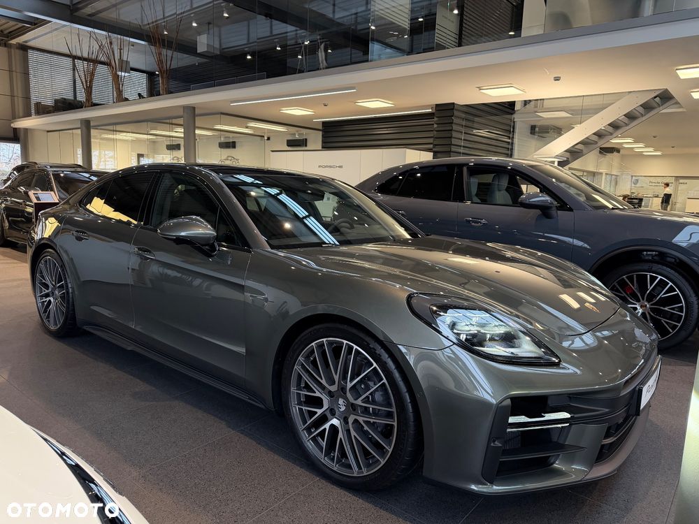 Porsche Panamera - 4