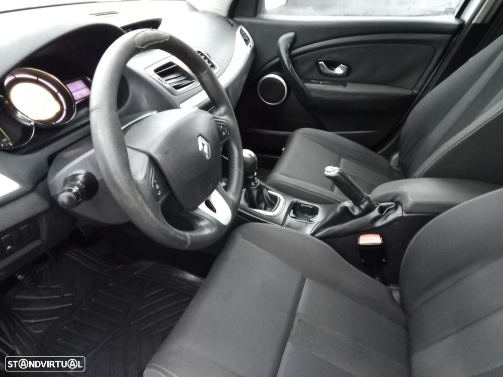 Renault Mégane Sport Tourer 1.5 dCi Comfort SS - 9