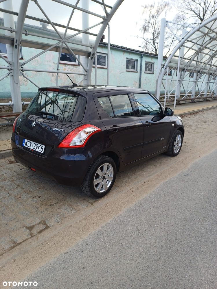 Suzuki Swift - 4