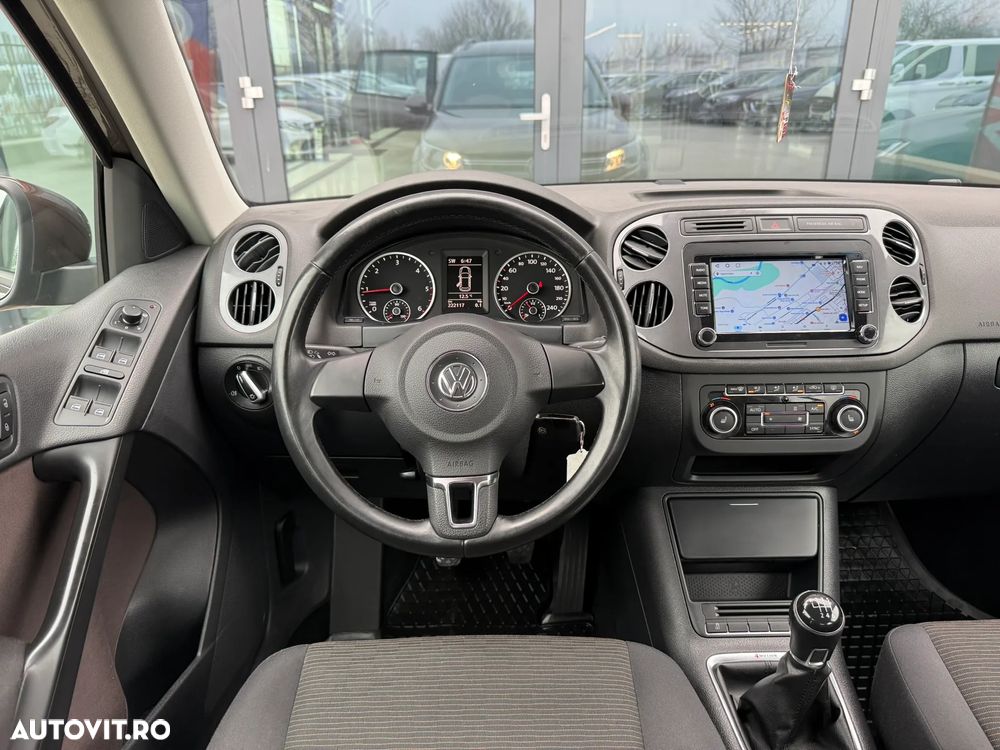 Volkswagen Tiguan 2.0 TDI DPF 4Motion BlueMotion Technology Track & Style - 6