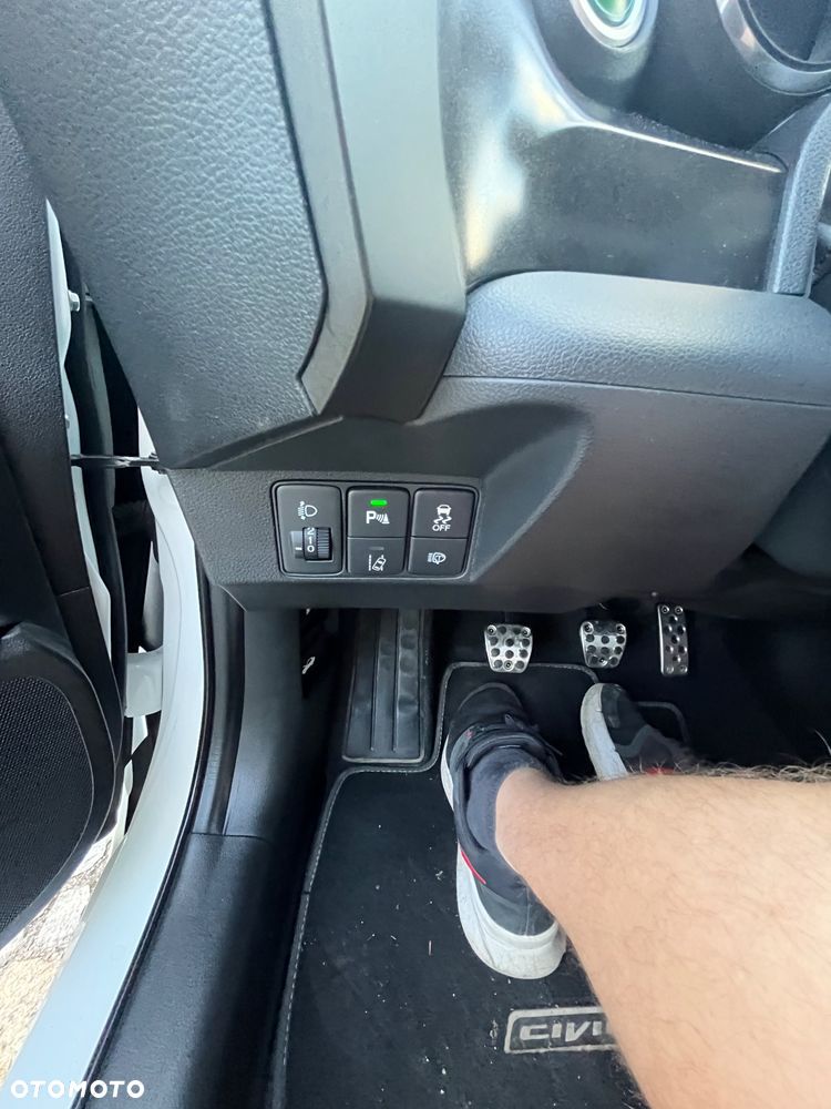 Honda Civic 1.8 i-VTEC Sport - 21