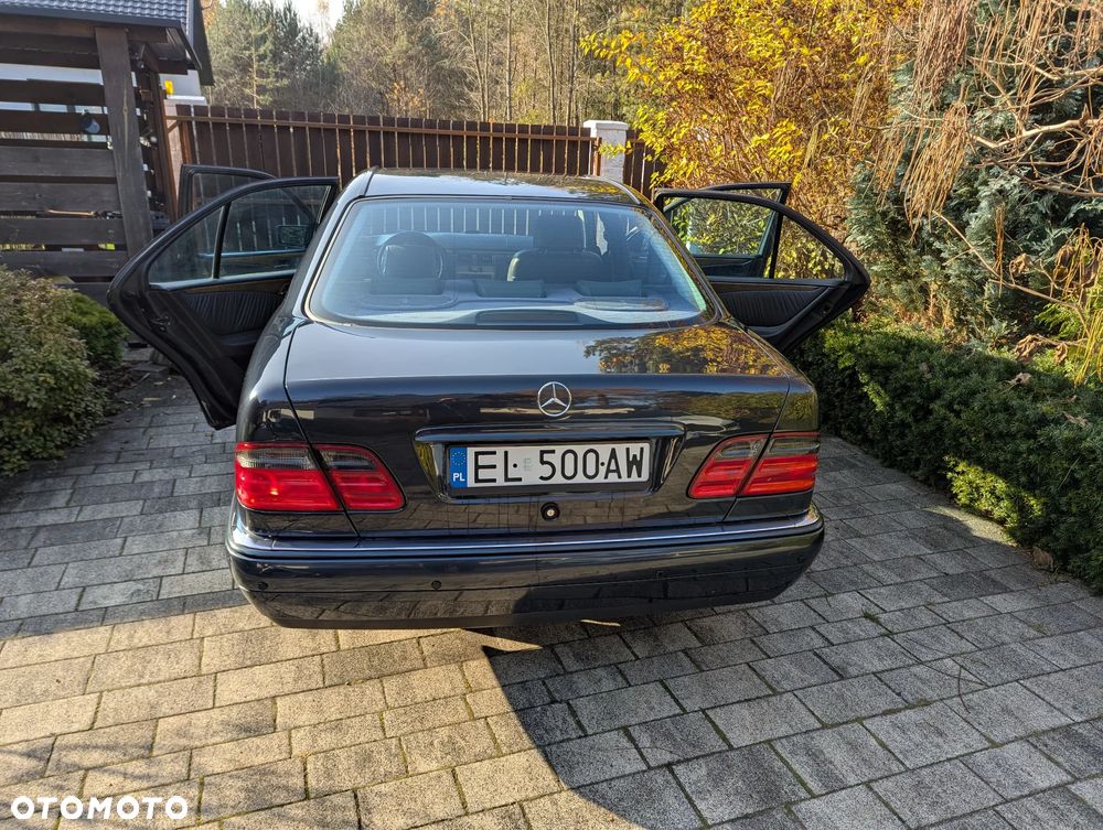 Mercedes-Benz Klasa E 250 TD Elegance - 5