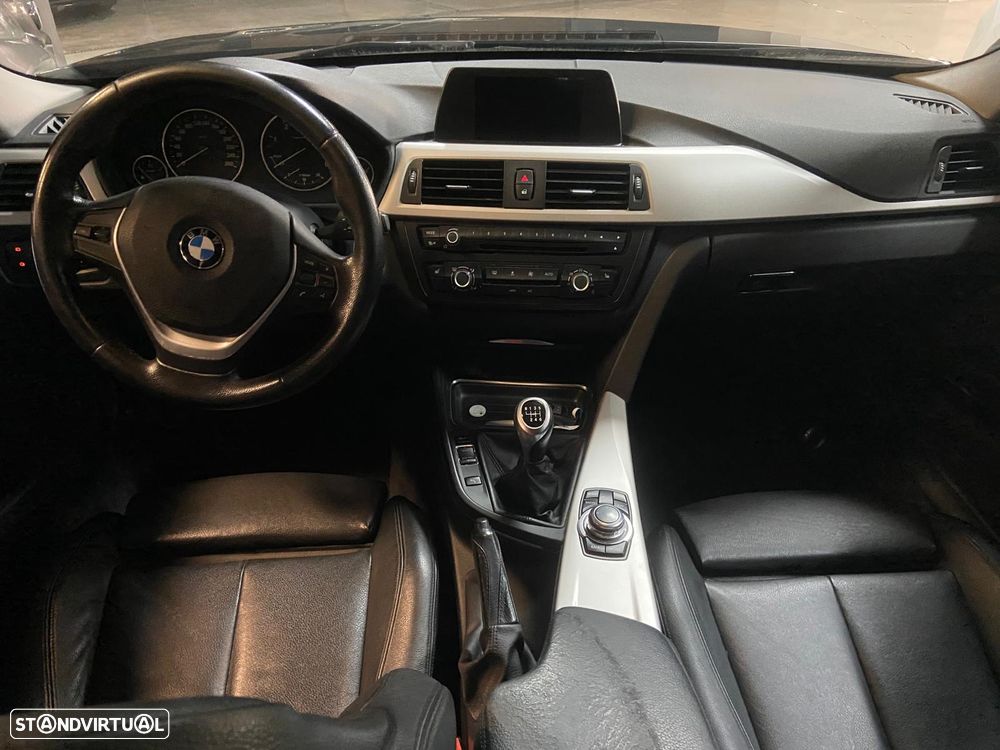 BMW 318 d Sport Line - 3