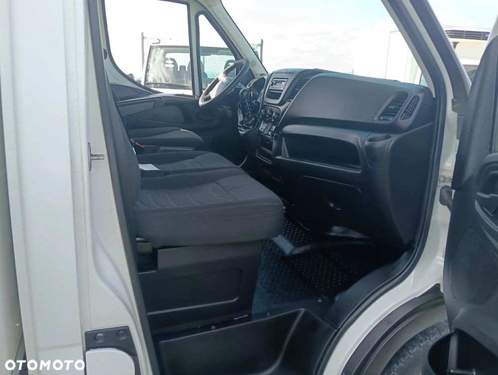 Iveco 35S16, 35S15, 35S14, 35S13, 35C13, 35C14 - 12