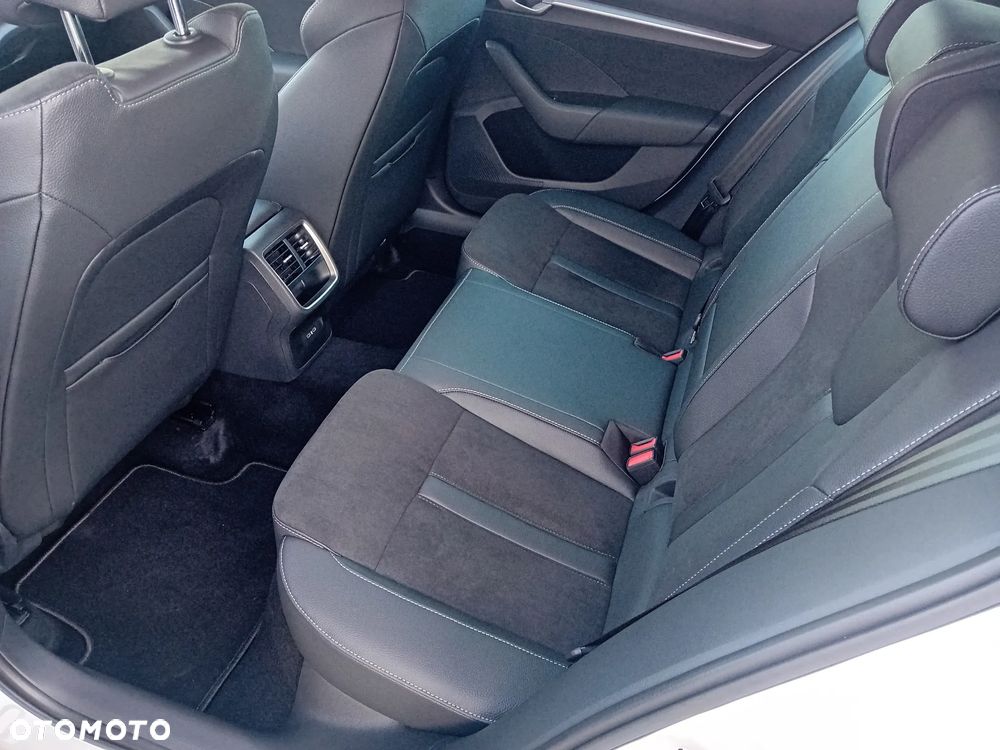 Skoda Octavia 2.0 TDI 4x4 Scout DSG - 19